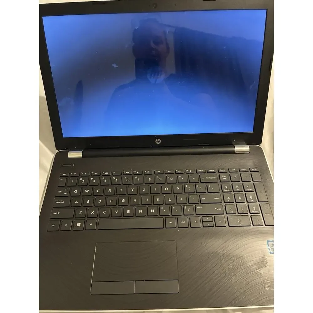 HP 15 bs061wm